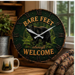 Bare Feet Always Welcome Rustic Bear Cabin ラージ壁時計