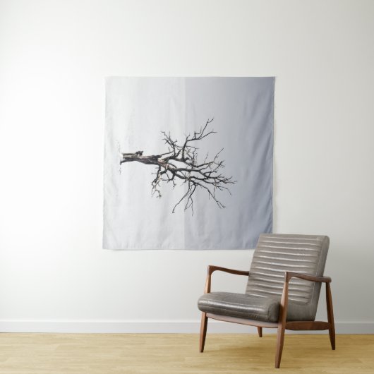 BARE TREE IN THE MIDDLE OF SNOW タペストリー (インサイチュ(横))