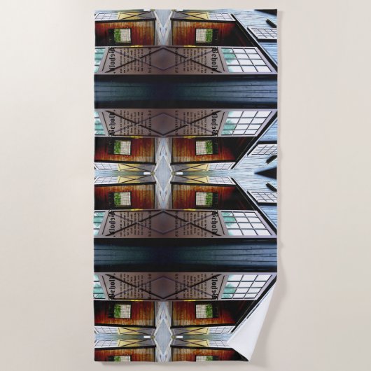 Barn Door Perspective, Revelation 3:8 ビーチタオル (正面)