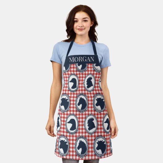 Barnyard Farmhouse Kitchen Gingham - Red & Navy エプロン (着用した状態)