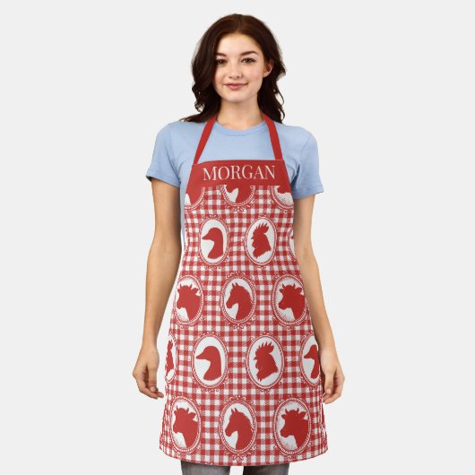 Barnyard Farmhouse Kitchen Gingham - Red & White エプロン (着用した状態)