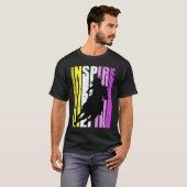 Barrel Racing Fierce Cowgirl Hat Western Pink Yell Tシャツ (正面フル)