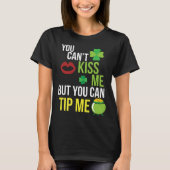 Bartender  St Patricks Day Waitress Waiter Server Tシャツ (正面)