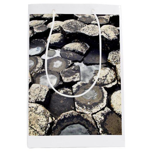 Basalt Formations Giant’s Causeway ミディアムペーパーバッグ (正面)