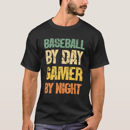 Baseball By Day Gamer By Night Meme For Gamers 1 Tシャツ (正面)