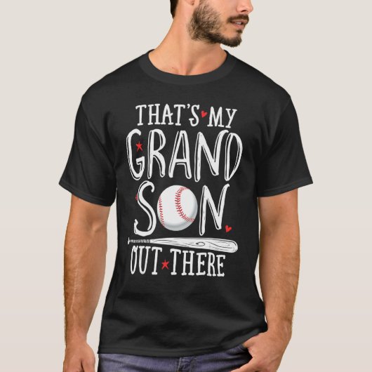 baseball grandma that's my grandson out there foot tシャツ (正面)