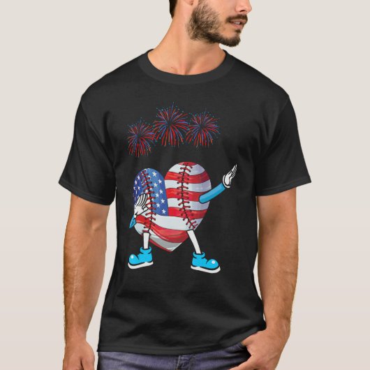 Baseball Heart American Flag Heart 4th of July Sof Tシャツ (正面)