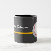 Baseball on a dark gray Background personalize ツートーンマグカップ (中央)