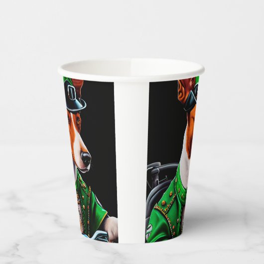 Basenji Dogバイクを運転する聖パトリックの日 紙コップ (左)