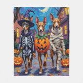 Basenji Dogsトリックオアトリートハロウィーンコスチューム フリースブランケット (正面)