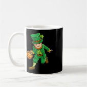 Basketball Leprechaun St Patricks Day Boys Kids Me コーヒーマグカップ (左)