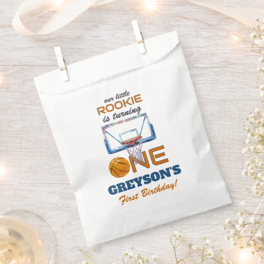 Basketball Rookie Of The Year First Birthday フェイバーバッグ (クリップ留めされた状態)