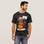 Basketball Snowman Christmas Santa Hat Funny Xmas  Tシャツ (正面フル)