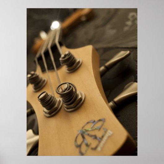 Bass ポスター (正面)