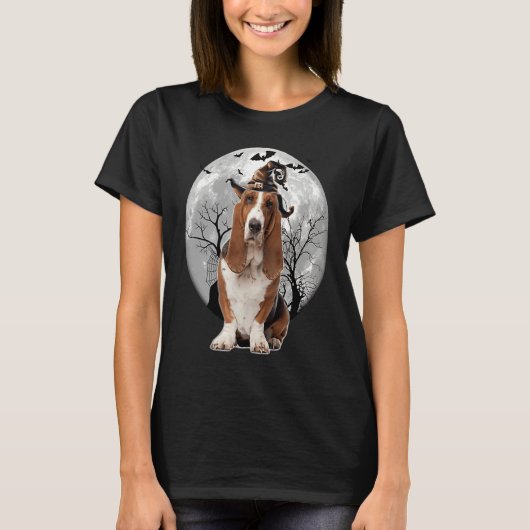 Basset Hound Dog Spooky Moon Halloween Costume Tシャツ (正面)