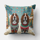 Basset Hound Dogs Christmas Snow Holiday クッション (正面)