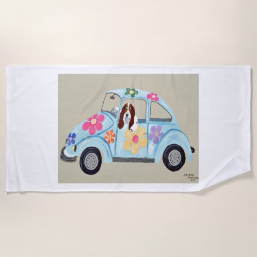 Basset Hound in Hippie Car ビーチタオル (正面)