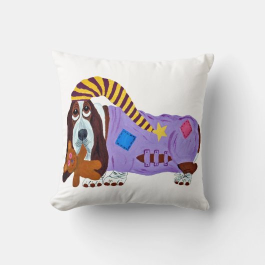 Basset Hound in PJs with teddy bear クッション (正面)