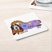 Basset Hound in PJs with teddy bear スクエアペーパーコースター (アングル)