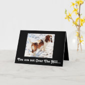 Basset Hound on "Over The Hill"誕生日カード カード (黄色い花)