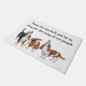 Basset Houndsを歌うカスタマイズ可能なdoormat ドアマット (アングル)