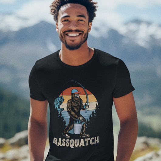 Bassquatch Fun for Bigfoot Lovers Tシャツ