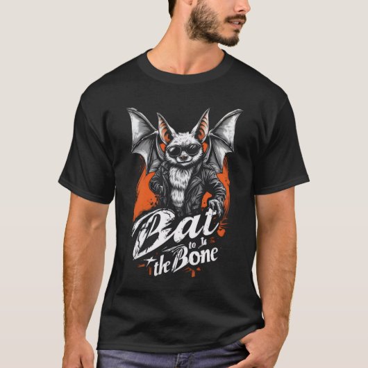 Bat to the Bone – Funny Cool Bat Halloween Tシャツ (正面)
