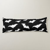 Bats Everywhere Spooky Halloween Decor  ボディピロー (裏面)