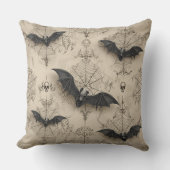 Bats & Spider Webs Gothic クッション (正面)