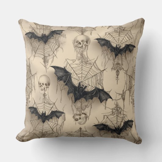 Bats & Spider Webs Gothic クッション (正面)