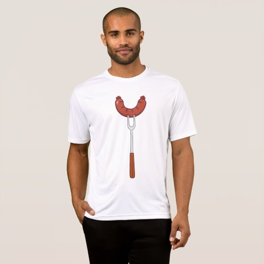 BBQフォークに載ったグリルソーセージ Tシャツ (正面フル)
