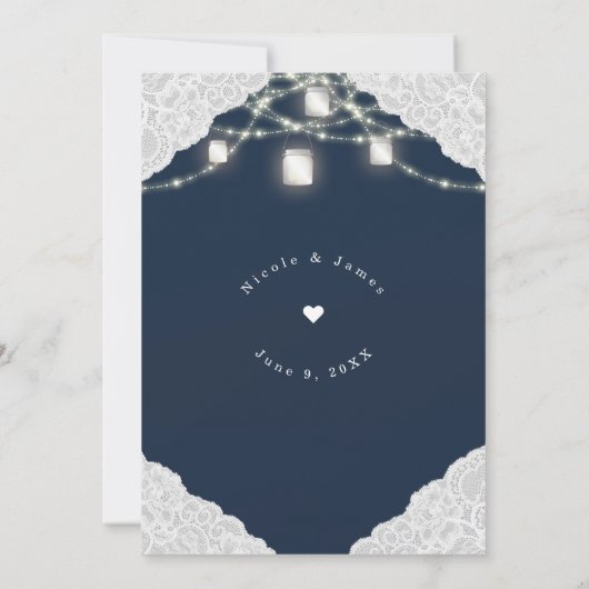 BBQブルー結婚メイソンの瓶のライトとレースの後 招待状 (裏面)