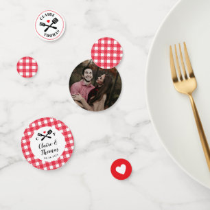 BBQ赤と白婚約シャワー コンフェッティ