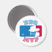 BBQ おもしろい MVPグリリングおもしろいスポーティロゴ マグネット (正面/裏面)