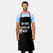 BBQ エプロン - 奥さんが私の肉が好き Funny Gift (着用した状態)