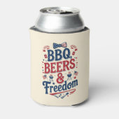 BBQ, Beers & Freedom – Retro 4th of July Vibes 缶クーラー (缶裏面)