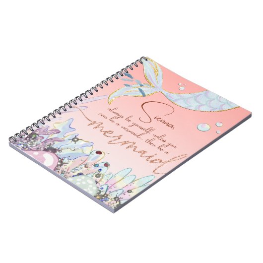 "Be a パーソナライズされた Mermaid"パステルグリッター ノートブック (左側)
