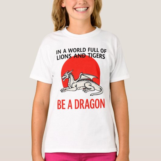 Be a Dragon - ユニークファンタジーデザイン Tシャツ (正面)