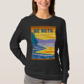 BE BETH YELLOWSTONE IN THE BACKGROUND Tシャツ (正面)