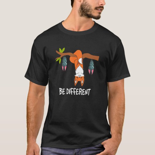 Be Different Saying Cute Fox With Bats Tシャツ (正面)