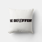 Be Direffent クッション (正面)