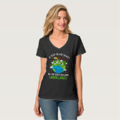 Be Good To Our Planet With Lunch Ladies Earth Day Tシャツ (正面フル)