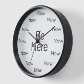 Be Here Now is Zen™ ラウンド時計 壁時計 (傾斜)