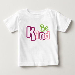 Be Kindハートタイポグラフィ ベビーTシャツ