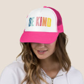 BE KIND 黒シンプル大文字モチベーション・名言 キャップ (インサイチュ)