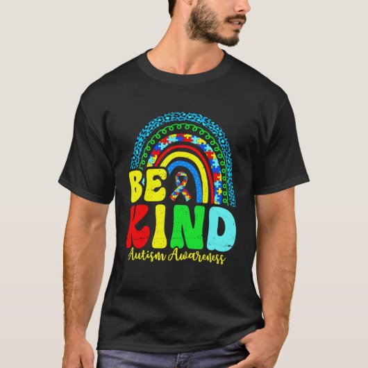 Be Kind Autism Awareness Love Heart Leopard Rainbo Tシャツ (正面)