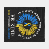 Be Kind Down症候群認識度リボンヒマワリK フリースブランケット (正面(横))