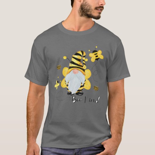 Be Kind Gnome And Bee Hippy Gnome Lover Tシャツ (正面)