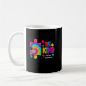 Be Kind Puzzle Pieces Tie Dye Cute Autism Awarenes コーヒーマグカップ (左)