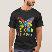 Be Kind Puzzle Sign Language Hand Talking Autism Tシャツ (正面)